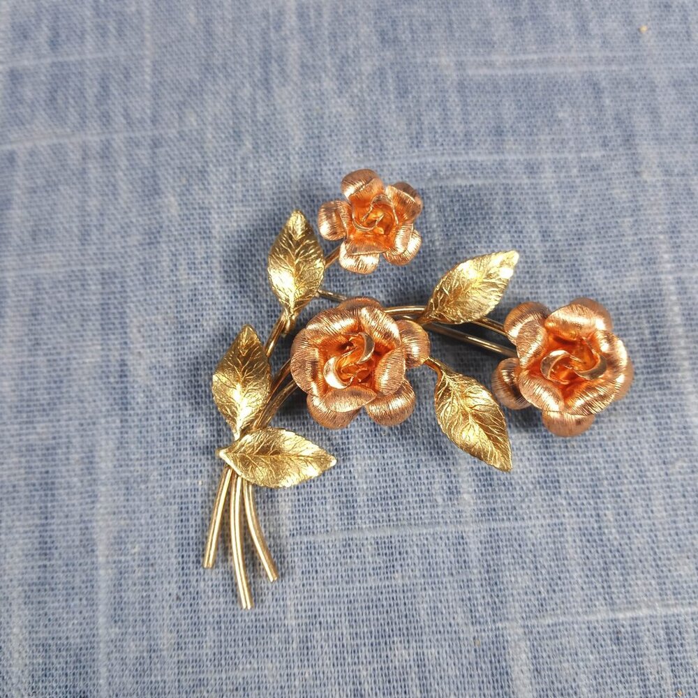 1960s Vintage Rose Pin With Gold And Red Tones - image 4